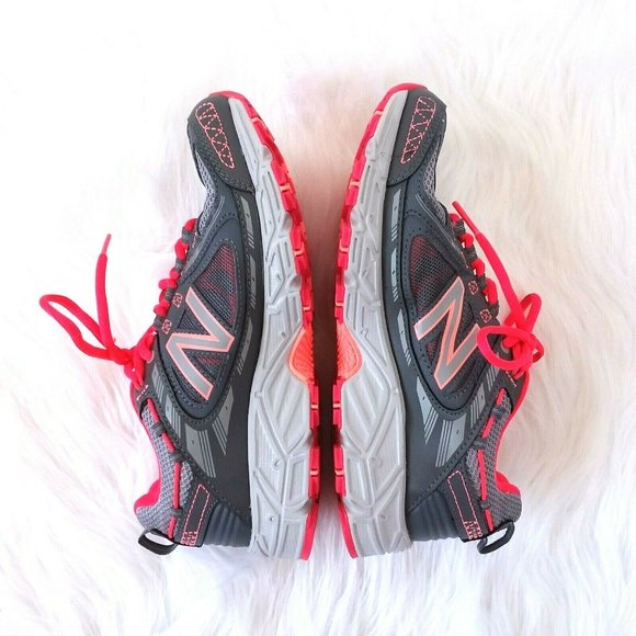 ☆☆SOLD☆☆ New Balance Women's 510v2 Athletic Shoes - Picture 3 of 8